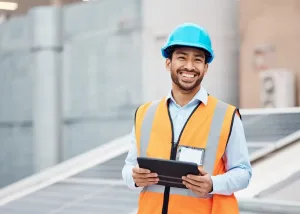 Construction worker using Incident management software